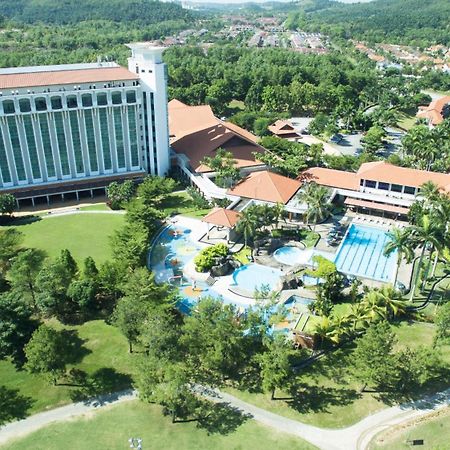 Nilai Springs Resort Hotel Exterior foto