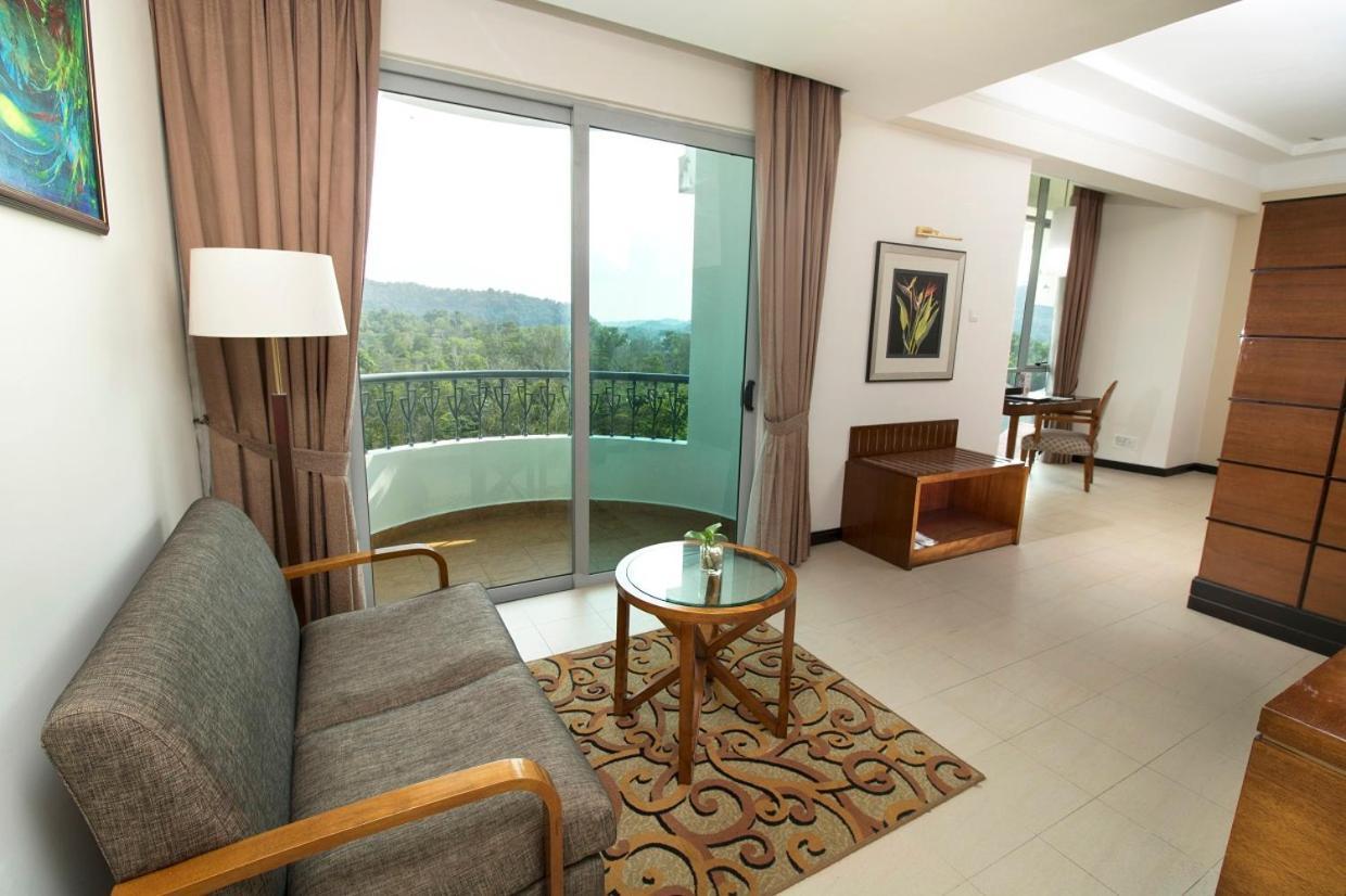 Nilai Springs Resort Hotel Exterior foto