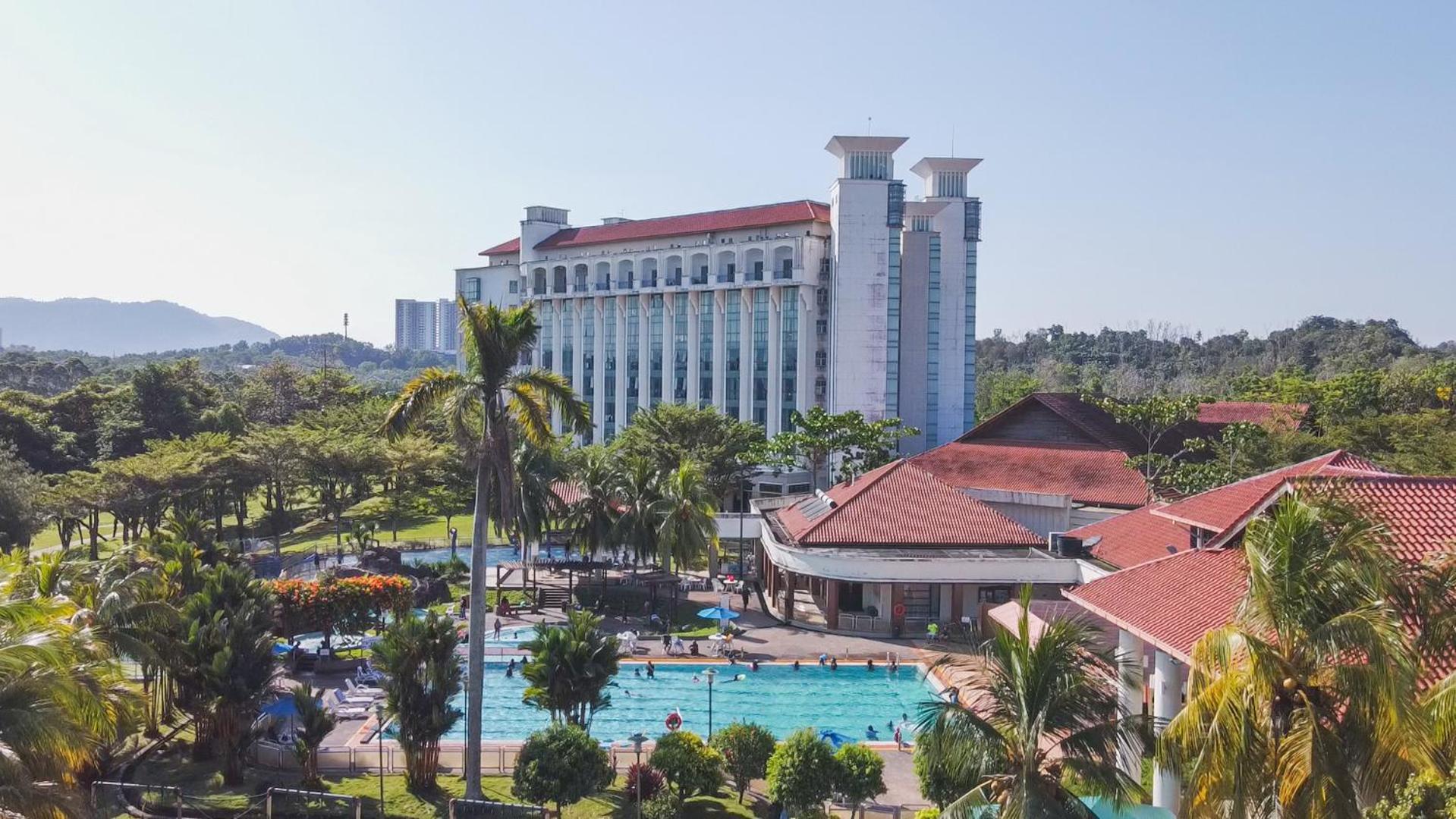 Nilai Springs Resort Hotel Exterior foto