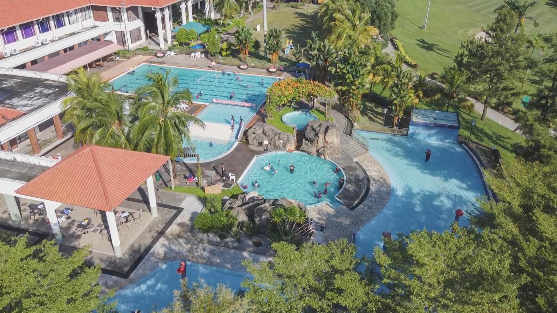 Nilai Springs Resort Hotel Exterior foto